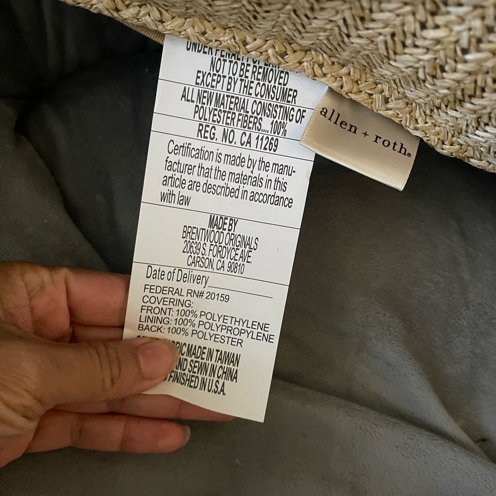 Pillow - Picture 3 of 3
